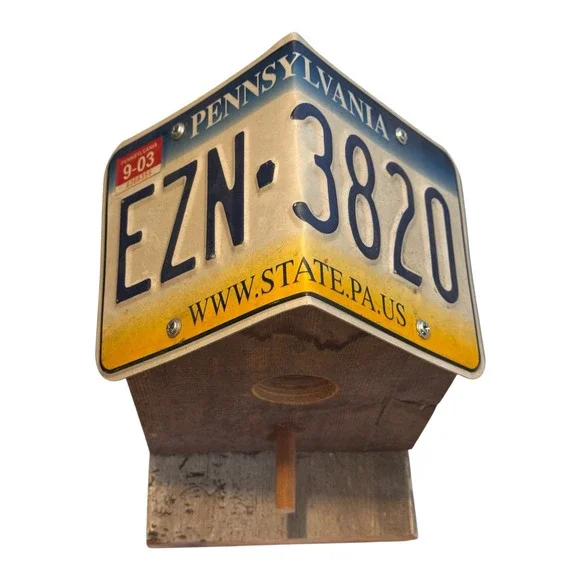 Handmade Birdhouse Pennsylvania License Plate Roof Rustic Wood Decor‎